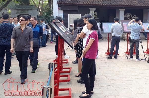 Du khách tiếp cận gần hơn với 'Khoa cử Việt Nam xưa trong di sản tư liệu thế giới' ảnh 2